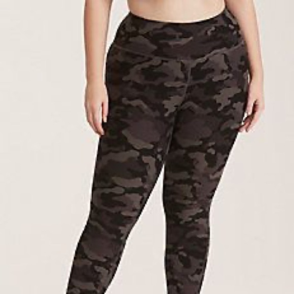 Torrid Active camo leggings